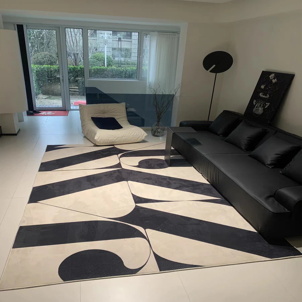 Black & White Abstract Rug - Modern Geometric Curves