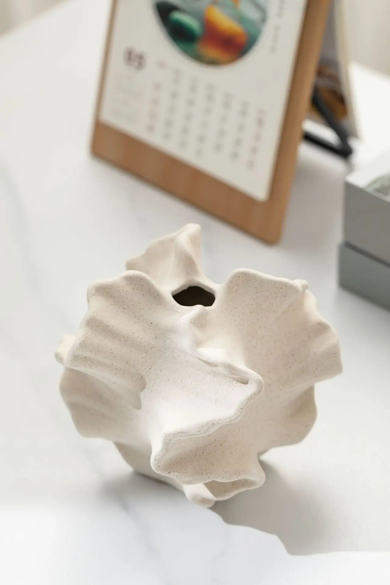 Ceramic Vase - Geometric Wavy Petal Shape Flower Vase