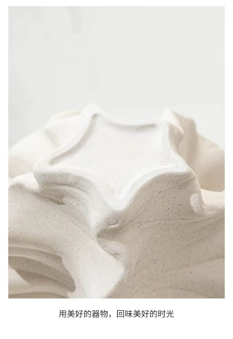 Ceramic Vase - Geometric Wavy Petal Shape Flower Vase