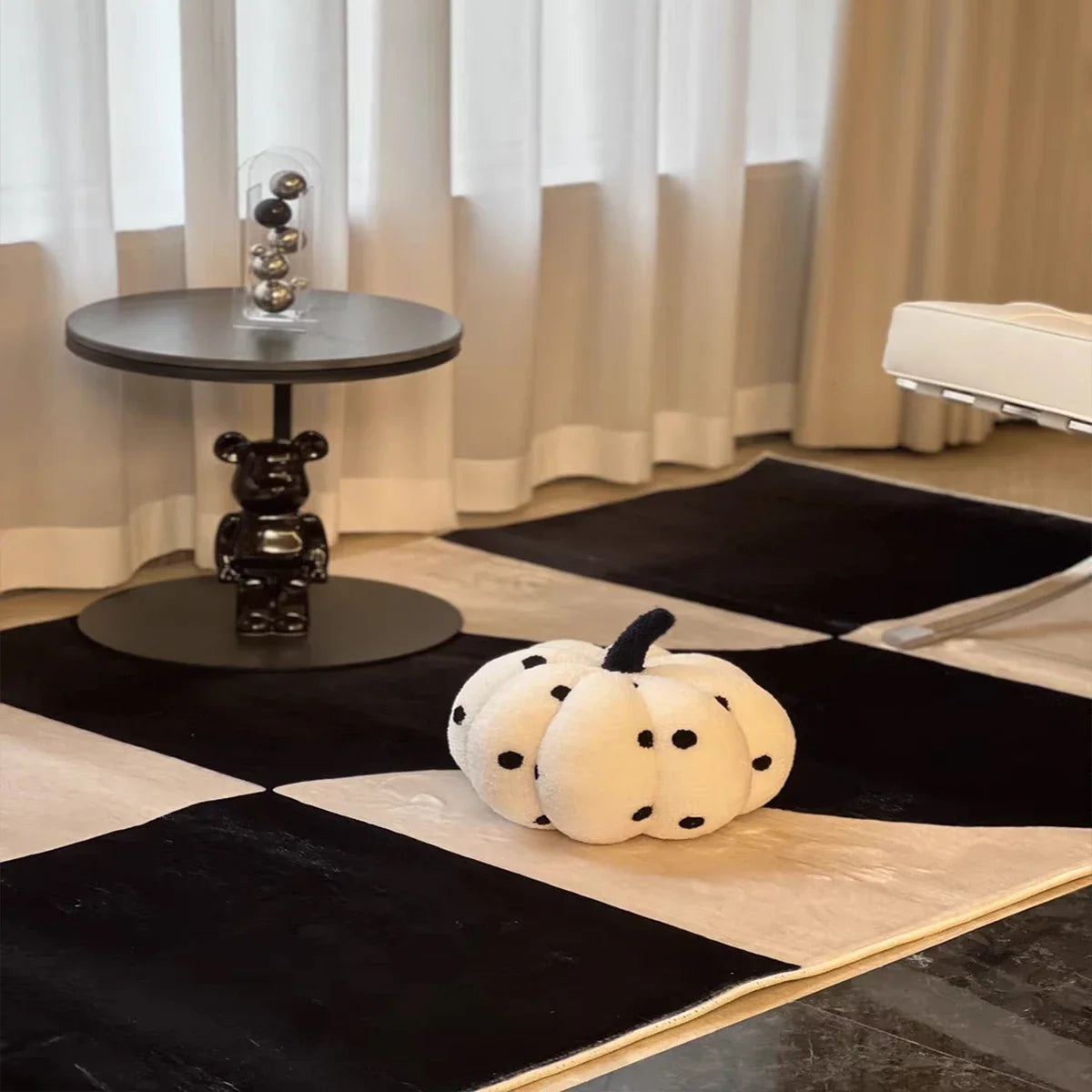 Black & White Abstract Rug - Modern Geometric Curves
